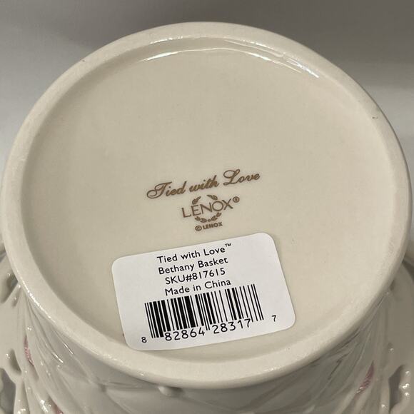 Lenox Bethany Basket, "Tied with Love” Ceramic Vase with Ribbon - Picture 4 of 10